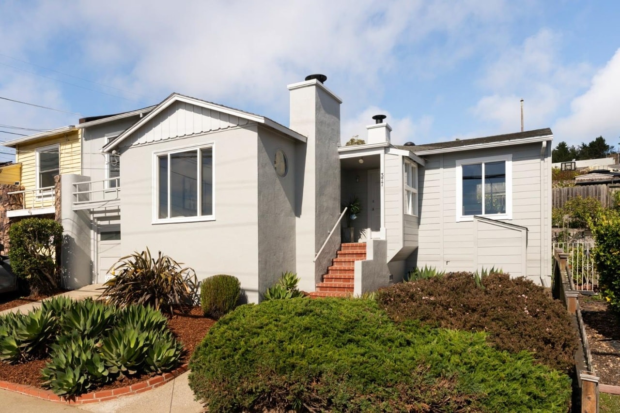 377 Hillside Blvd